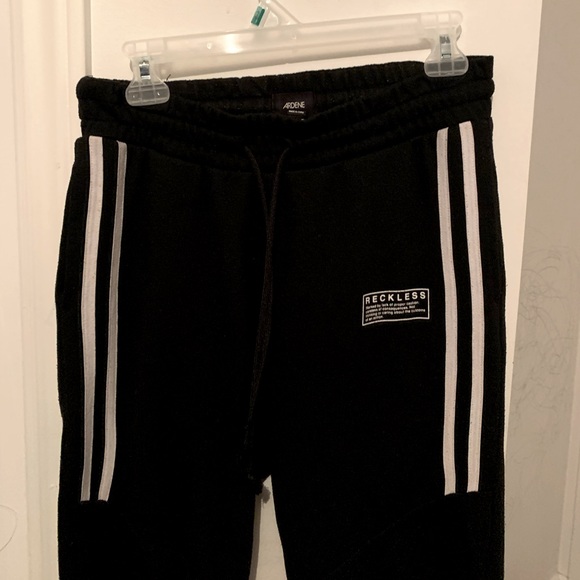 Adidas jogging - Picture 2 of 5